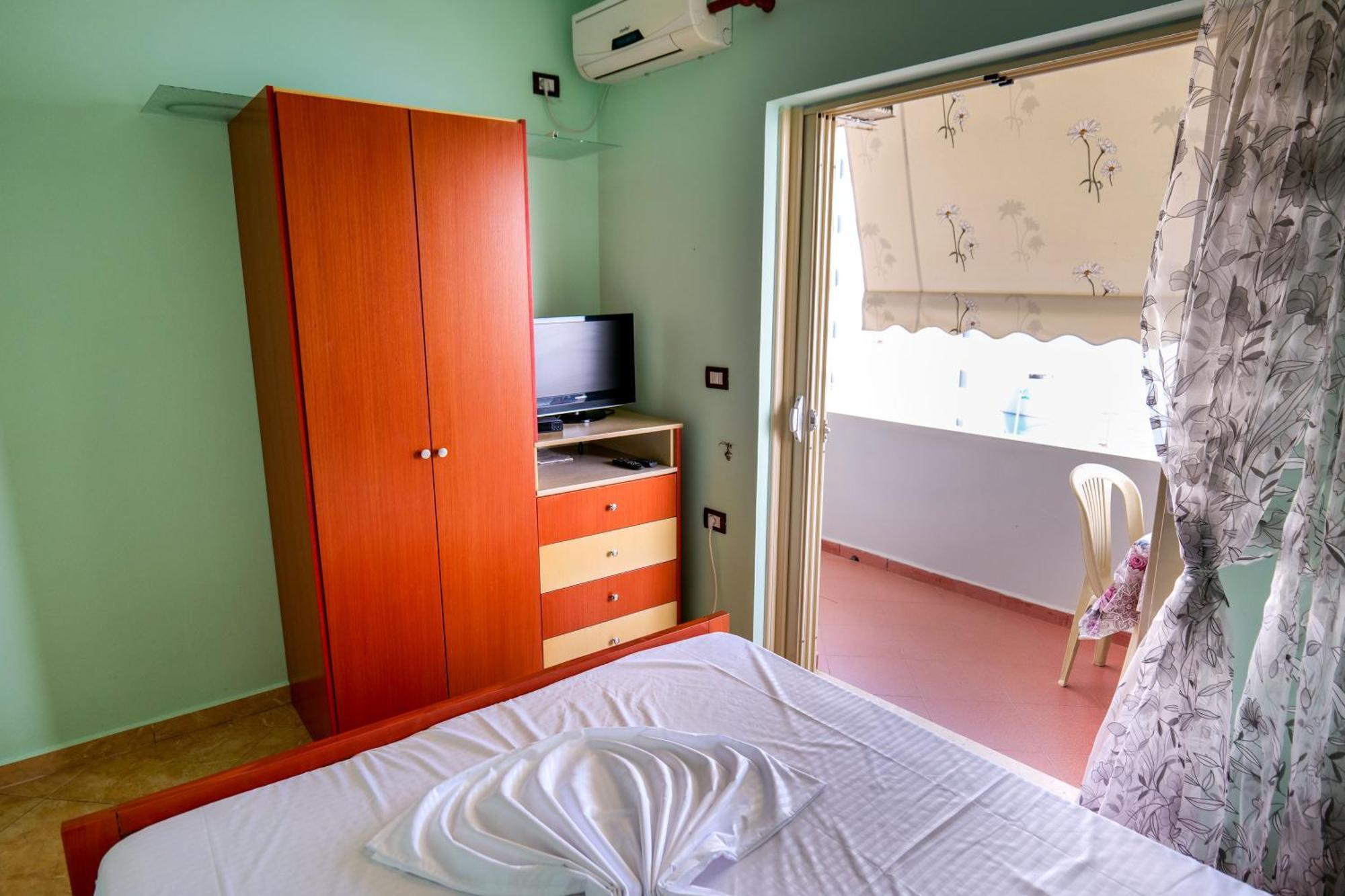 Rei Apartments Sarande Room photo
